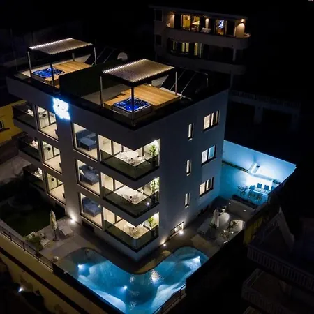 Апартаменты Luxury Royal M With Pool V *
