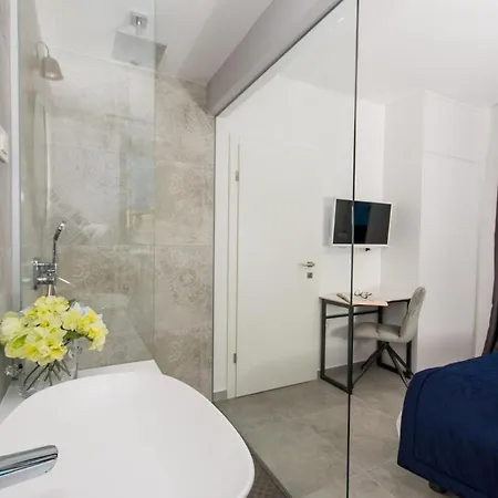 Luxury Royal M With Pool V Апартаменты