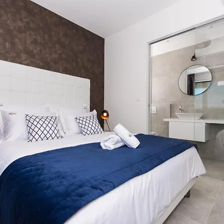 Апартаменты Luxury Royal M With Pool V
